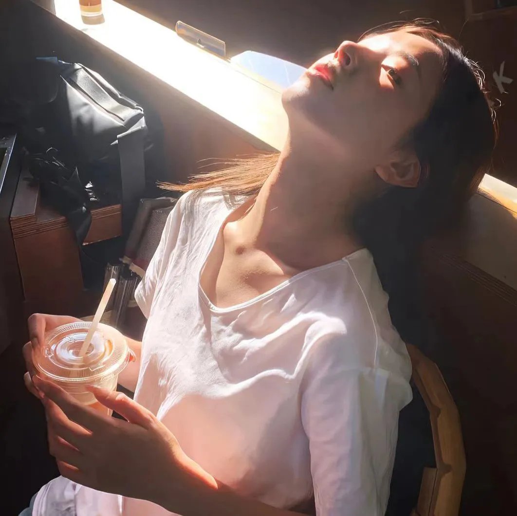 垃圾箱里的婴儿
